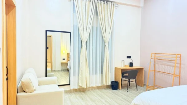 Lakeside Homestay - Image 2