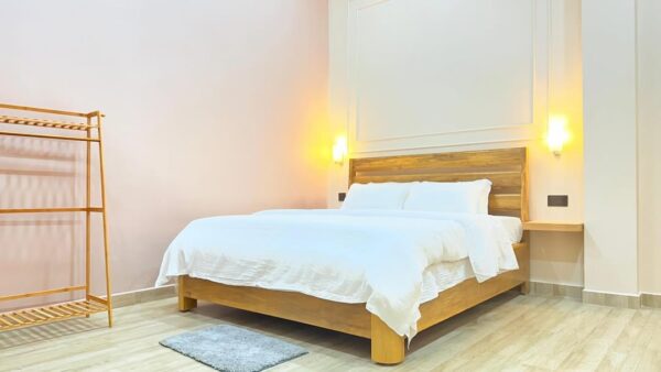 Lakeside Homestay - Image 5